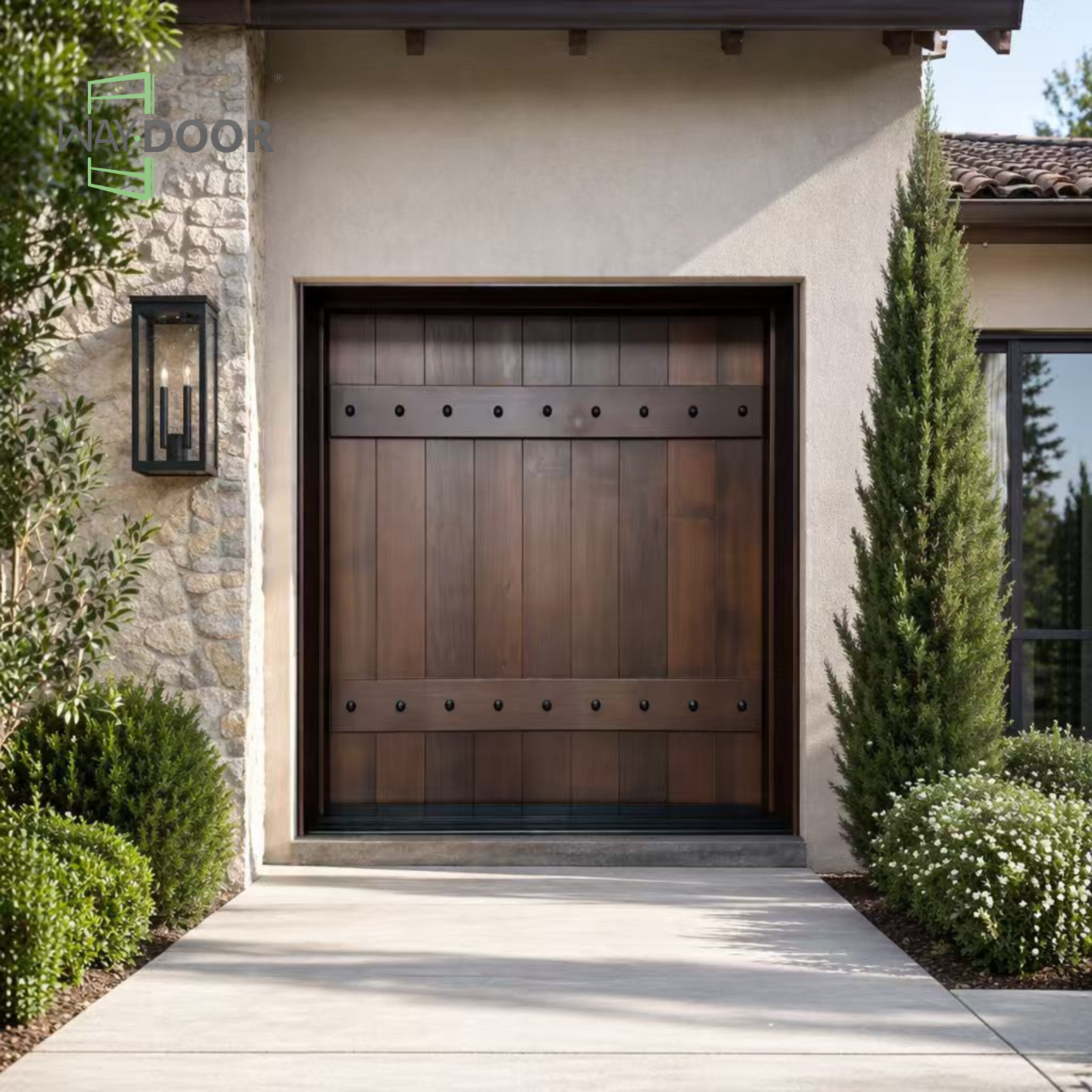 Classic Strap Rivet Solid Wood Courtyard Door