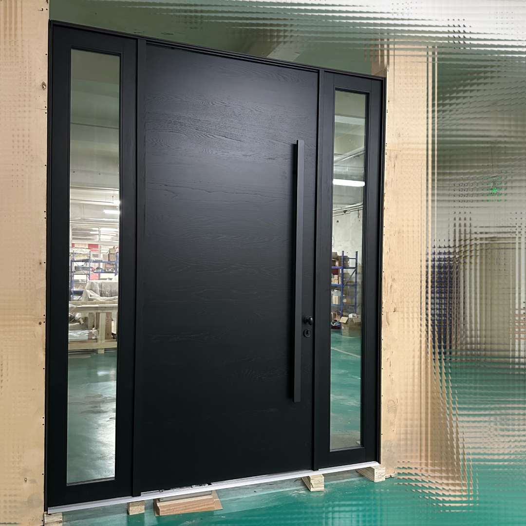 High-end architectural grade single door with 2 sidelights